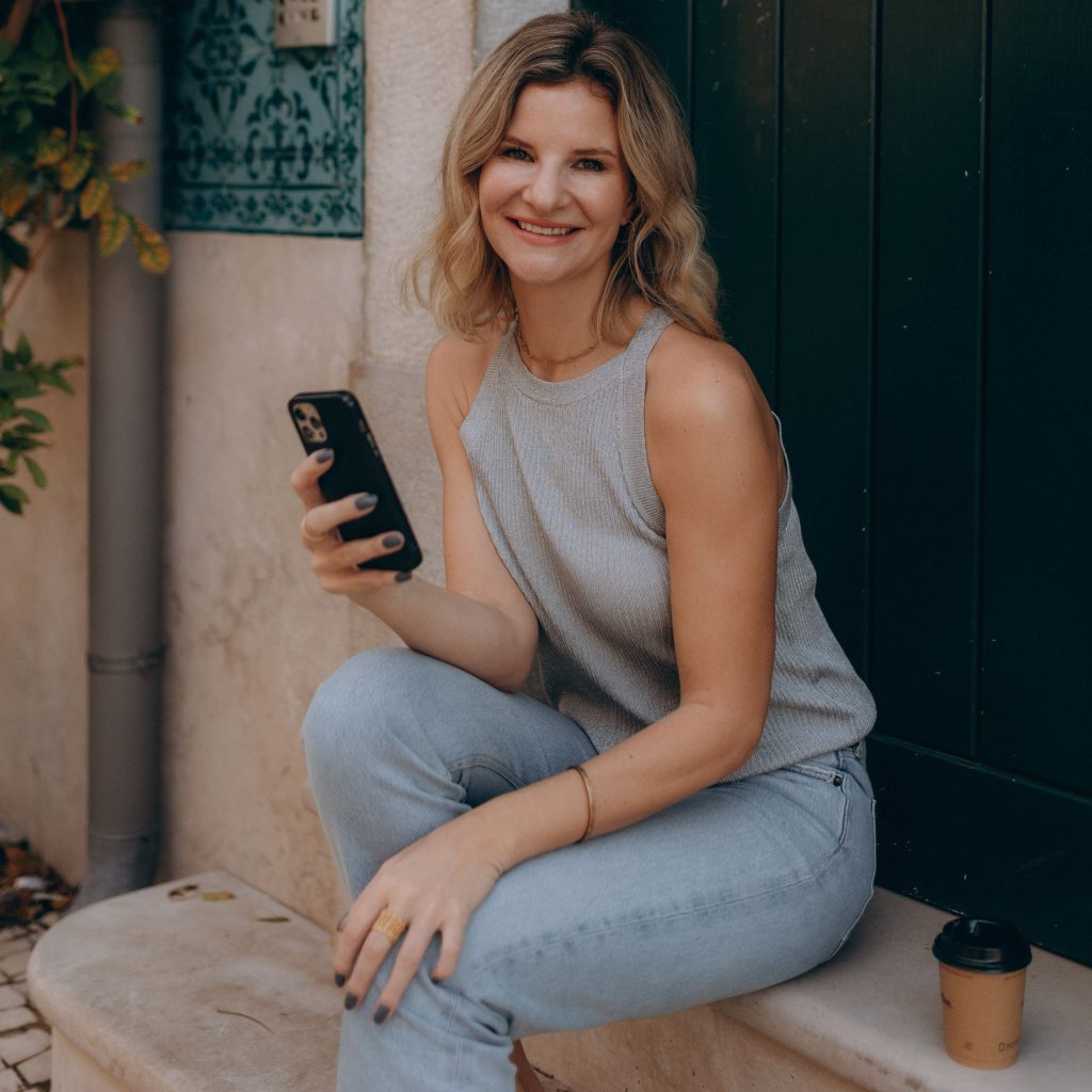 Grow your business and make money online with Carla Biesinger
